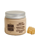 Gel exfoliant visage en pâte avec des grains d’argile et du miel